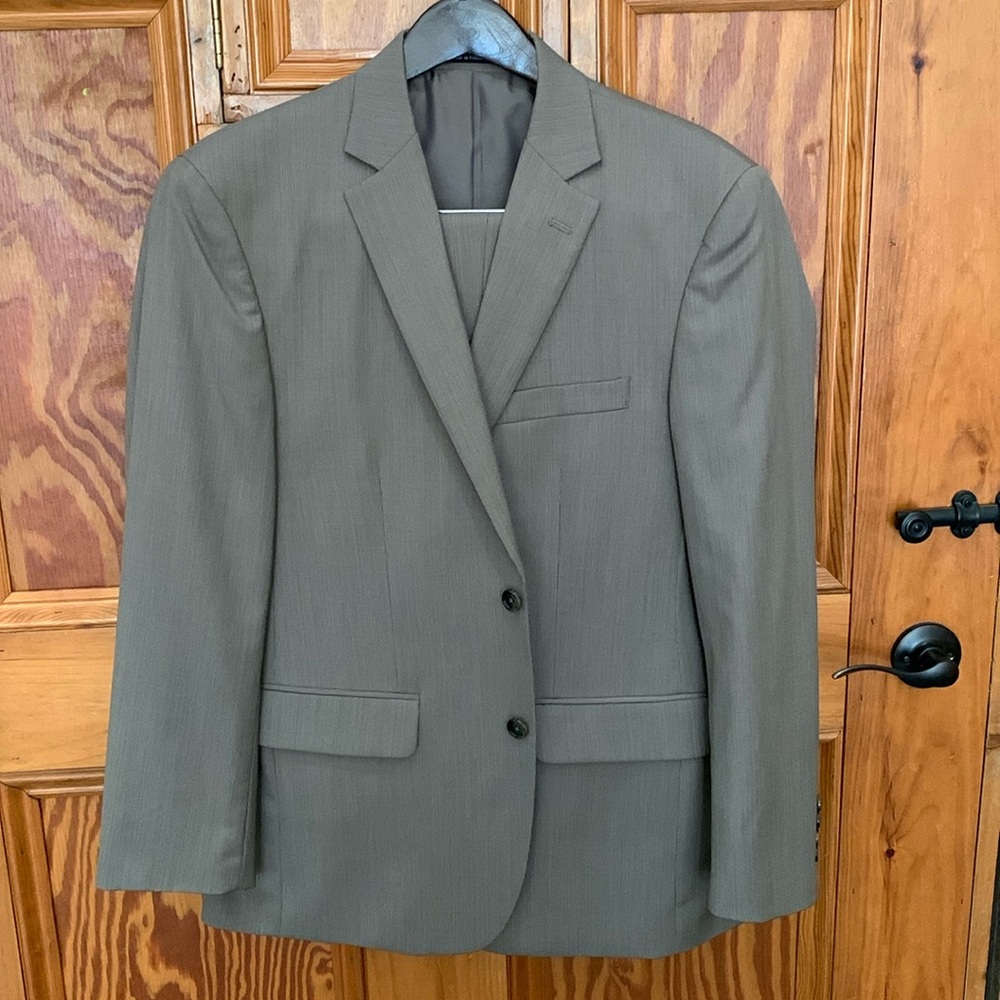 Pronto Uomo double button suit size 42R